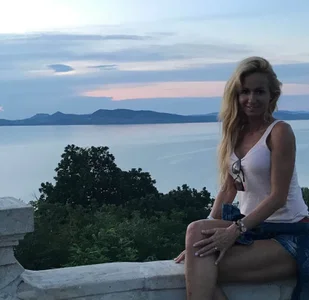 FitMilfBecca Personal Hình 6