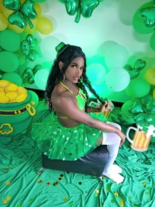 Elektra_Foxx_ Getting lucky on Saint patty’s day!! Immagine 