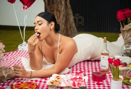 mara_brooks Valentine's Day has arrived... 💘 Billede 2