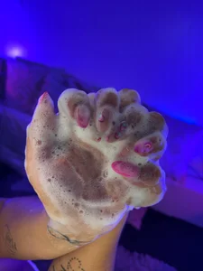 KendalMilleer Pleasure in your hands 😋 Immagine  2