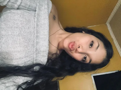 Latina_26 Public Pic 5