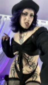 kattx_ 𝖋𝖗𝖊𝖓𝖈𝖍 𝖌𝖔𝖙𝖍𝖎𝖈 Pic 2