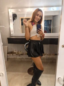 TaraaHot: elegant girl ( 3 фото)