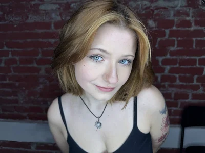 Lilly_Evanns my first photos Poză