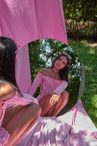 valery_yepes Very pink💗 Pic 3