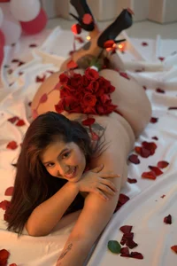emmajohnss Love Roses Pic 3