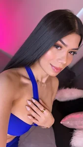 JanyLunaaSelfie time图片