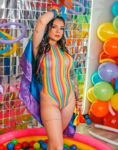 sofiaalarson DO YOU LIKE THE COLORS? 🌈🔥😍 зображення 5