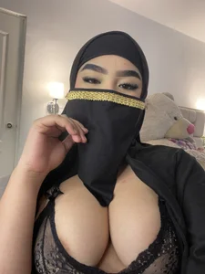 Yasmin_cute: 🖤 ( 3 фо то)