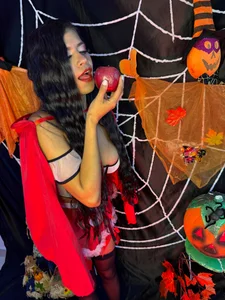 AishaCambell_ This is Halloween Foto 3