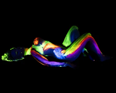 EdgesOfRealityNeon Vibe Bild 6