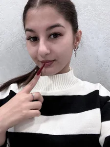 JasminKitany striped jasmine🖤🤍 Poză 4