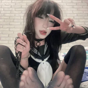 LunarMolly Public Gambar 2