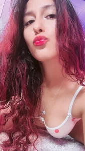 EliseValmont_ Public Pic 2