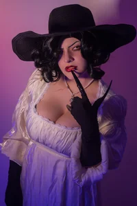 Juyeon__ Lady Dimitrescu🦇 Billede 5