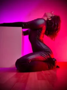 Creamy_Angelo This suit shows the best of me 🖤 Pic