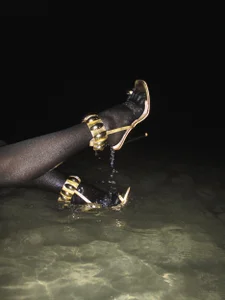 ninaa_sky The sea does not tame me, it accompanies me. Foto 3