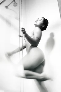 JennifferColeman Black and White 1 Pic 4