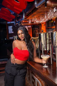 Noa_Adams 𝐀 𝐃𝐑𝐈𝐍𝐊 𝐓𝐎𝐆𝐄𝐓𝐇𝐄𝐑?🍸 Pic 7