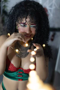 Sofiacowperx: Merry Christmas from your favorite elf. 🎁 ( 4 фото)