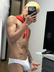 lukasstrong_ 👾 Bilde 6