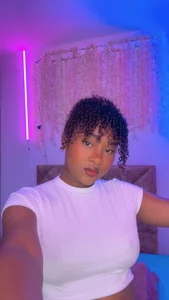 ohrianagibson ✨White T Shirt Look Good✨ Kuva 2