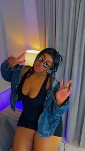 Kendallbleer HAPPY NEW YEAR 2026📸🖤 Pic 5