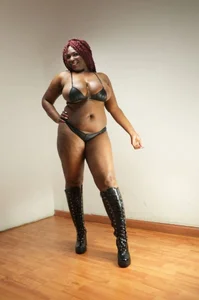 Ebonynaughty I was choosing what to wear... and black always wins 😈🖤 Poză 3