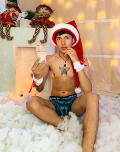 NaytonFreeman kullanıcısının 🎄merry christmas🎄 albümü -  4 fotoğraf