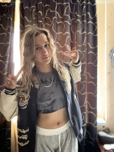 MaryBennettsPusey waits for her breath to come out Bild 2