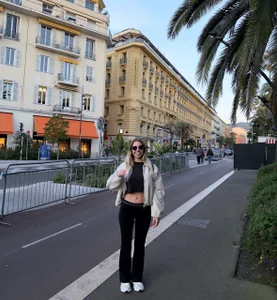 Public de big_boobs_blonde  5 photos