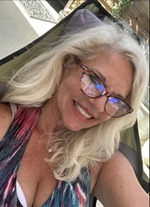 SubMissOlivia Public Pic 9