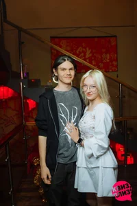 Public od JulieannWiklund  2 snímek