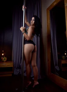 Sienna_Dark poll dance 💦 Pic