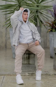 Logan_smith1 Sall we go out for a while?  4টি ছবি