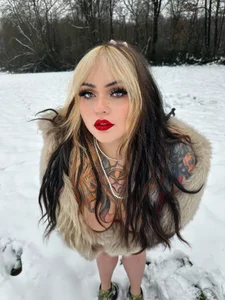 Snow 🪽❄️ de maryathame  2 Imagens