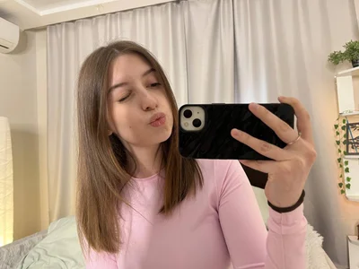 LeanneDinkle do you like my pink blouse? Immagine 