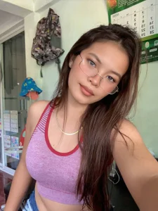 EustoliaYozzoPublic图片