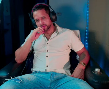 LucasGaeel . Εικόνα