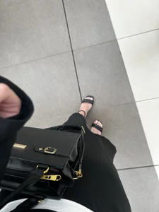 Nora_Vennucci Wherever you go, go with all your heart 🖤 Immagine  4