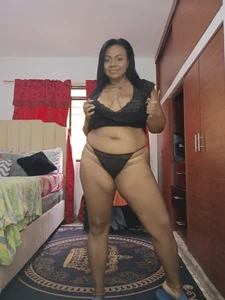 BellaMoakXX mmmmm টি ছবি