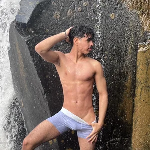 sexy fotos de LucaColmal  4 Imagens