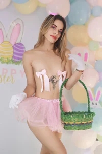 Emily_Whinfre 🐇 Pic 5