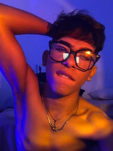 Casual selfies for you <3 de tiago_noir Foto