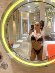 LindsayDeeeのMeet meの 2枚の写真