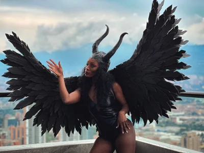 KimberlyBanks2 boo! Pic 6