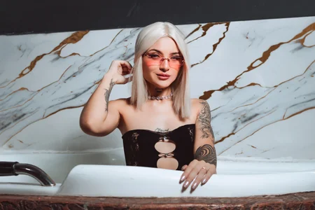 VictoriaRosse_ Sweat, Sex and Presence รูป 