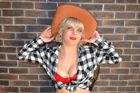 AliciaBlondes Cowgirl Gambar 4