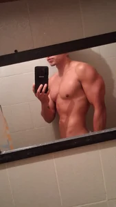 RYAN_PITTS Public  5টি ছবি