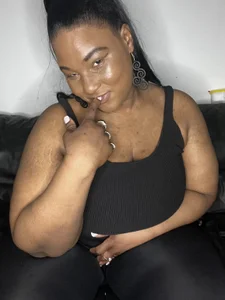 All black od CurvySashia  7 snímek